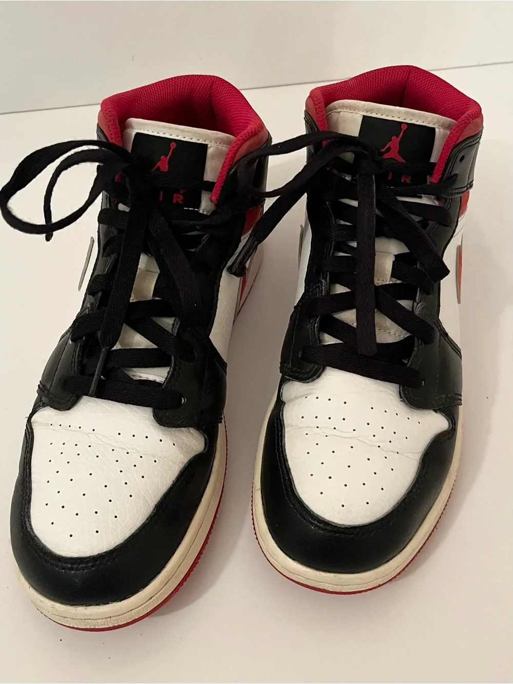 Nike Air Jordan 1 Mid Gym Red Black White Sneakers Youth Size 6Y - Picture 3 of 16